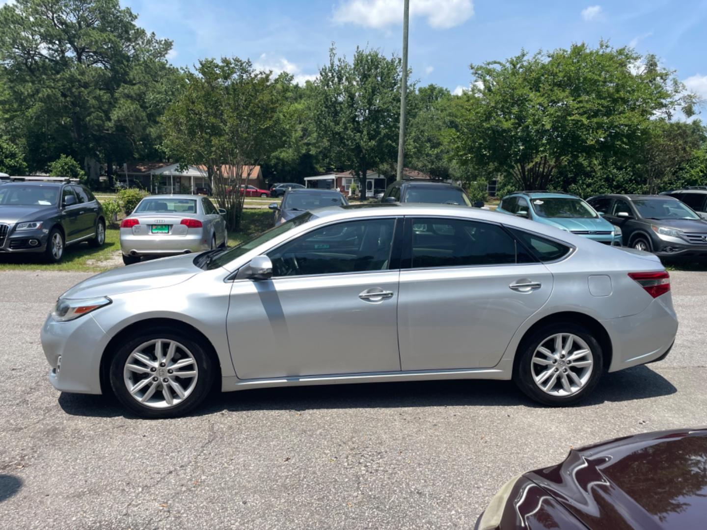 2014 GRAY TOYOTA AVALON XLE (4T1BK1EB4EU) with an 3.5L engine, Automatic transmission, located at 5103 Dorchester Rd., Charleston, SC, 29418-5607, (843) 767-1122, 36.245171, -115.228050 - Photo#3